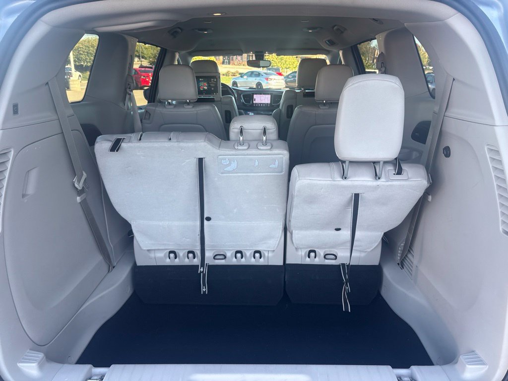 Used 2019 Chrysler Pacifica Touring-L Plus FWD image 41