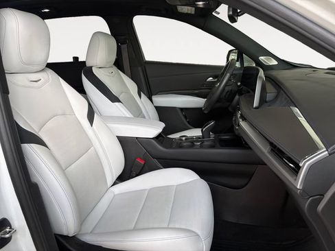 Certified 2024 Cadillac XT4 Sport AWD/4WD image 13