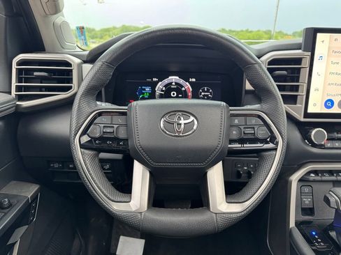 Used 2024 Toyota Tundra Limited AWD/4WD image 7