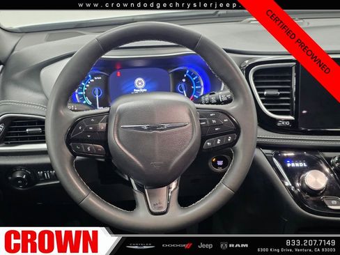 Certified 2024 Chrysler Pacifica Select image 12