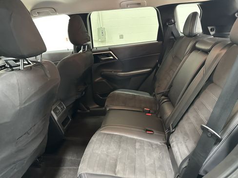 Used 2024 Mitsubishi Outlander SE AWD/4WD image 31