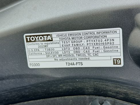 Used 2023 Toyota Highlander LE FWD image 21