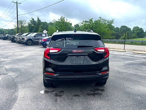 Used 2024 GMC Terrain SLT w/ Elevation Edition image 5