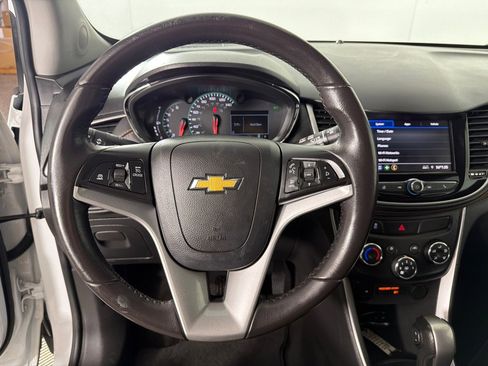 Used 2022 Chevrolet Trax LT w/ Driver Confidence Package image 13