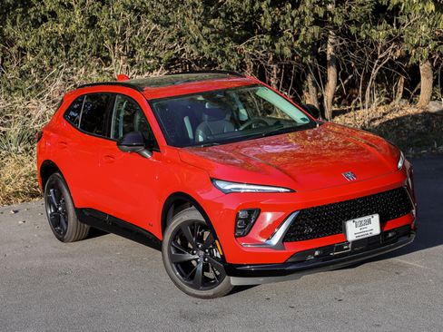 New 2025 Buick Envision Sport Touring image 2