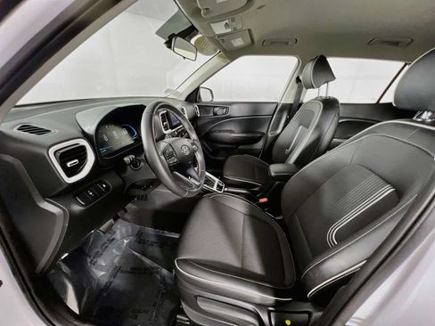 Certified 2026 Hyundai Venue SEL FWD image 20