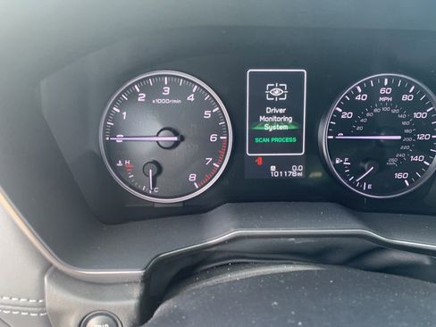 Used 2023 Subaru Legacy Limited AWD/4WD image 4