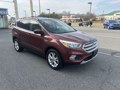 Used 2018 Ford Escape SE w/ Ford Safe & Smart Package image 8