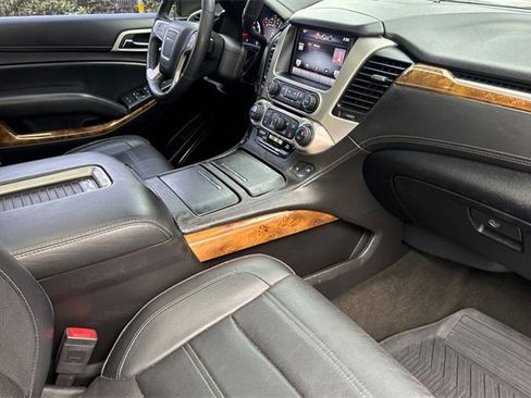 Used 2015 GMC Yukon Denali w/ Premium Package image 17