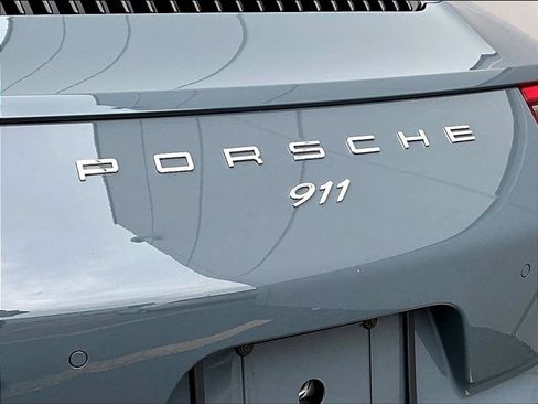 Used 2018 Porsche 911 Carrera RWD image 11