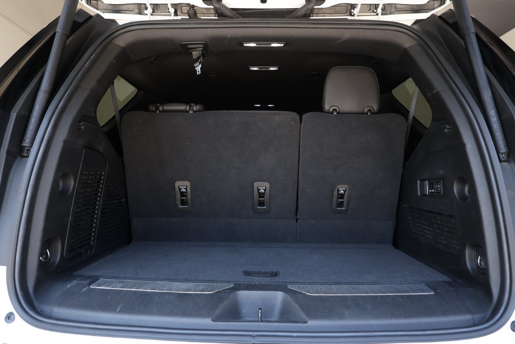 Used 2023 Chevrolet Tahoe RST w/ Luxury Package AWD/4WD image 15