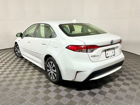 Used 2021 Toyota Corolla LE image 10