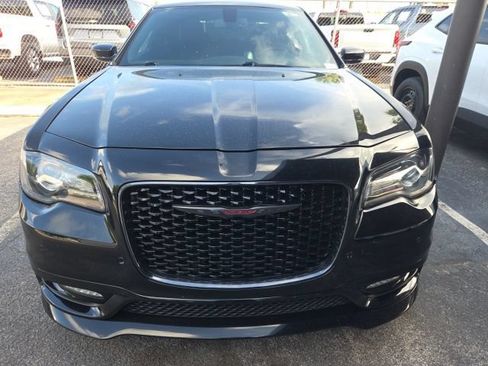 Used 2022 Chrysler 300 S w/ Comfort Group RWD image 2