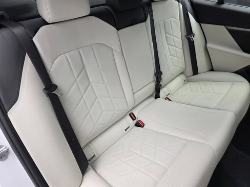 Used 2024 BMW 530i w/ Convenience Package RWD image 26