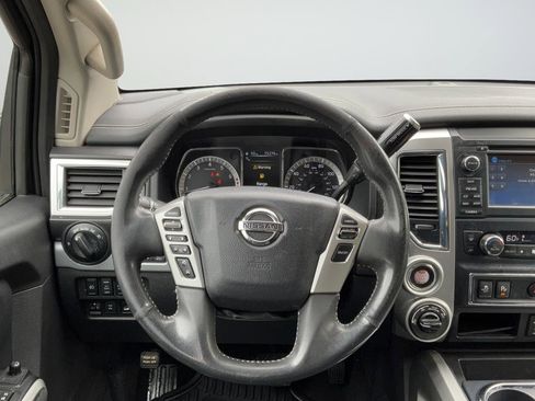 Used 2017 Nissan Titan PRO-4X AWD/4WD image 15