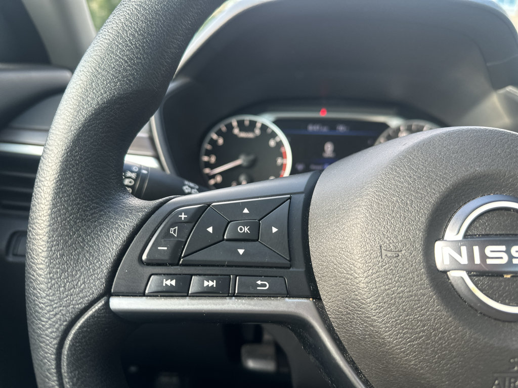Used 2024 Nissan Altima 2.5 SV FWD image 24