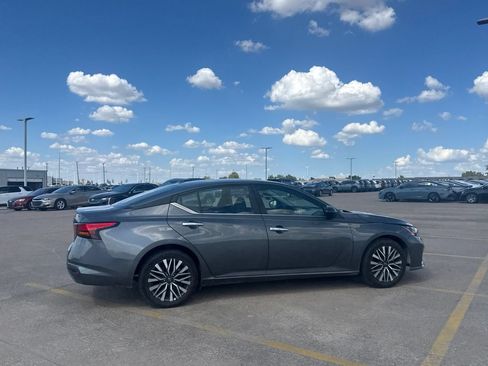 Certified 2025 Nissan Altima 2.5 SV FWD image 25