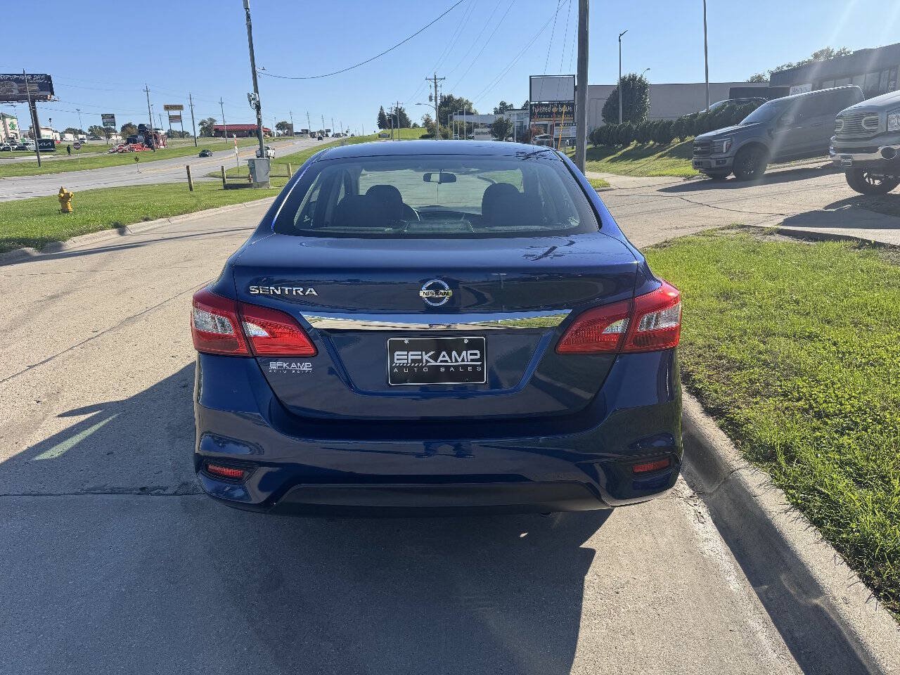 Used 2017 Nissan Sentra S FWD image 4