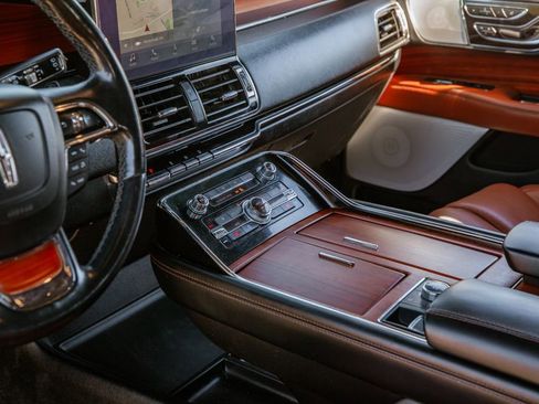 Used 2019 Lincoln Navigator L Reserve w/ Cargo Package AWD/4WD image 14