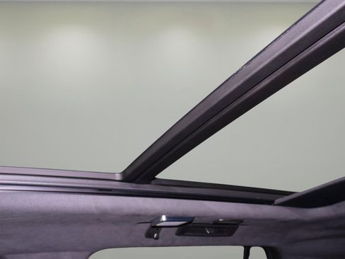 Used 2025 Cadillac Escalade V w/ LPO, ONYX Package image 25