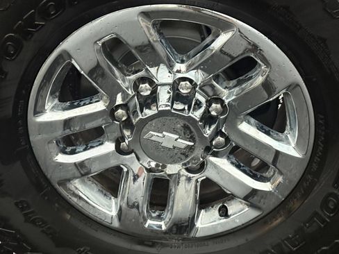 Used 2019 Chevrolet Silverado 2500 LTZ w/ Duramax Plus Package AWD/4WD image 11