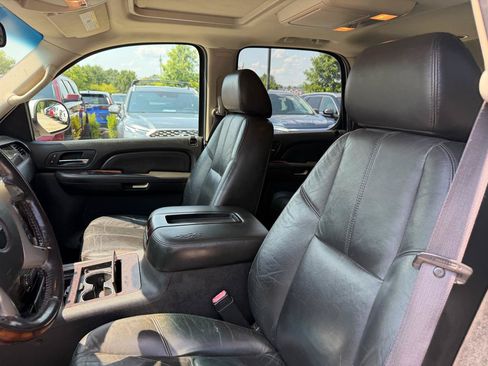 Used 2009 GMC Yukon Denali RWD image 12