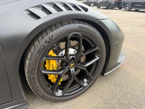 Used 2017 Lamborghini Huracan LP 580-2 RWD image 41