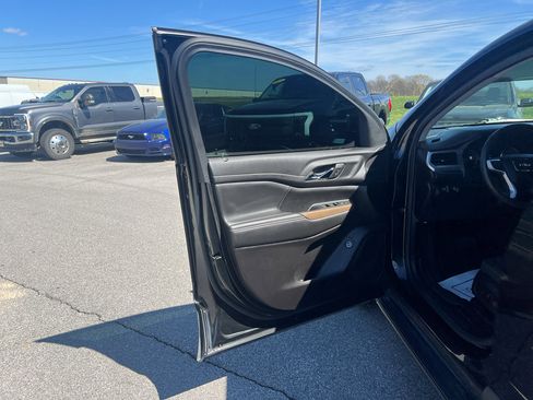 Used 2023 GMC Acadia SLE w/ Driver Convenience Package image 20