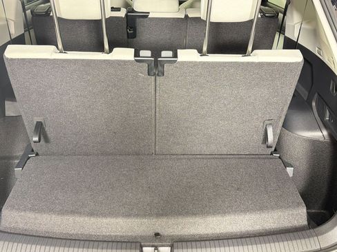 Used 2024 Volkswagen Tiguan S image 21