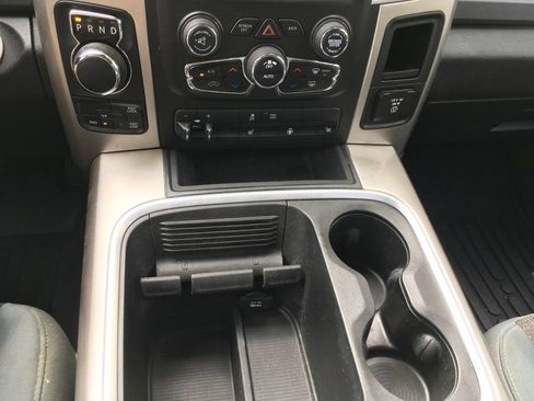 Used 2019 RAM 1500 Classic SLT w/ SLT Plus D←cor Group AWD/4WD image 18