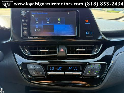 Used 2018 Toyota C-HR XLE FWD image 21