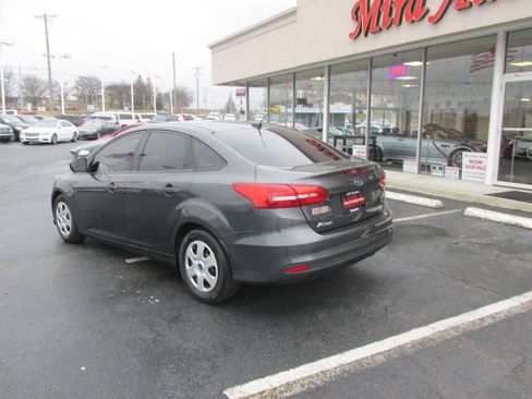Used 2018 Ford Focus S FWD image 9
