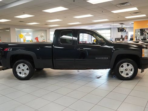 Used 2009 Chevrolet Silverado 1500 LT w/ Power Pack Plus AWD/4WD image 11