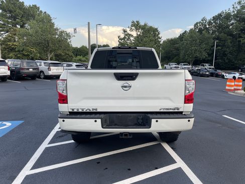 Used 2019 Nissan Titan PRO-4X w/ Pro-4x Convenience Package AWD/4WD image 9