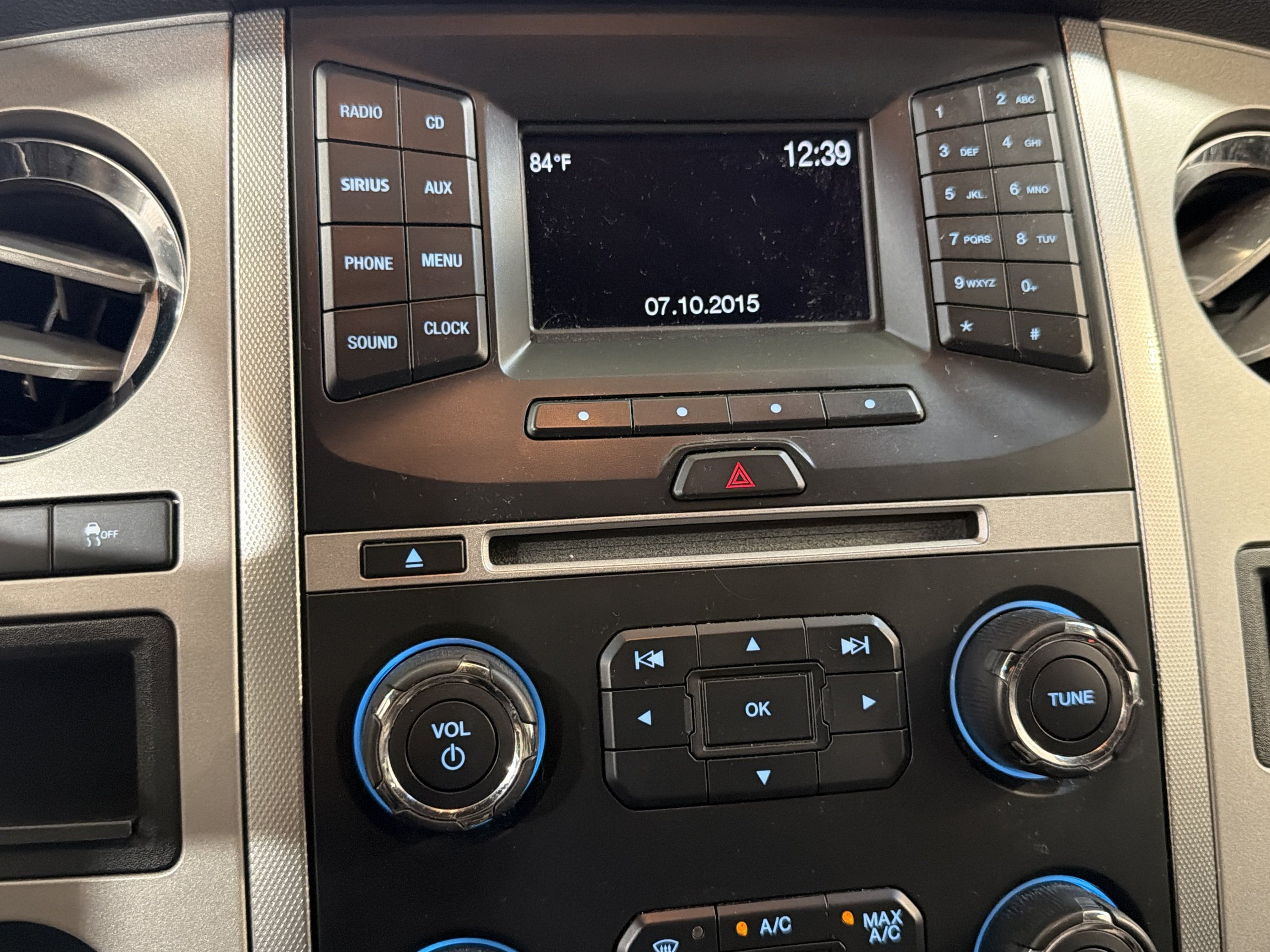 Used 2016 Ford Expedition XLT w/ Equipment Group 201A RWD image 18