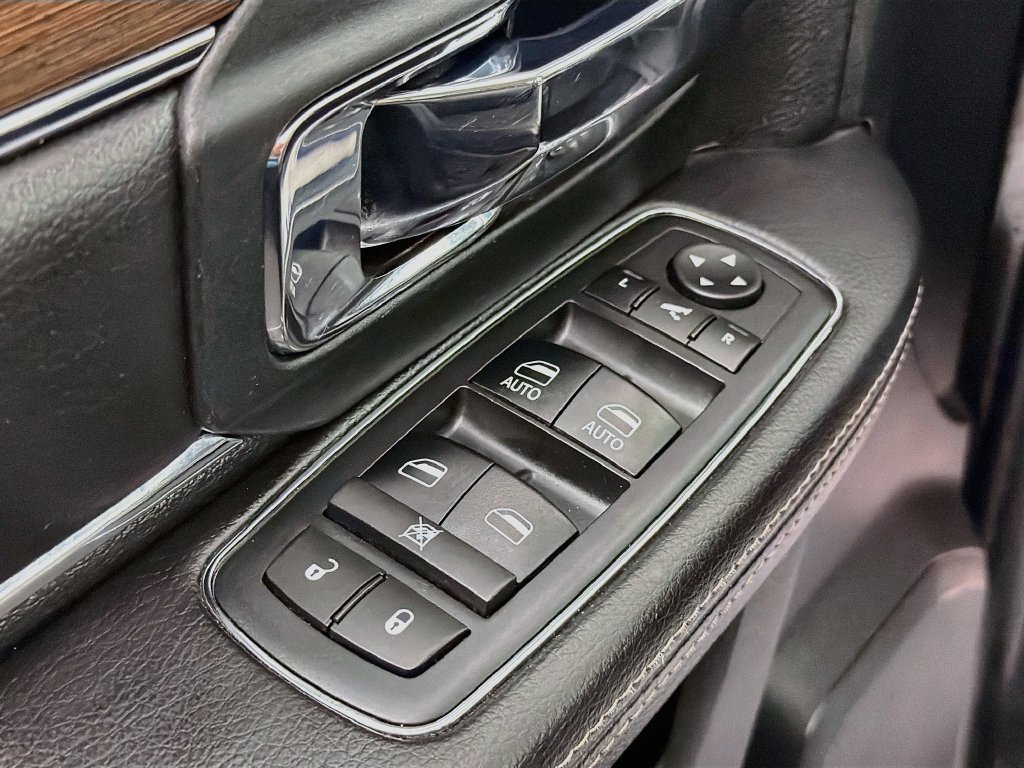Used 2018 RAM 1500 Laramie w/ Convenience Group AWD/4WD image 18