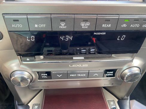 Used 2014 Lexus GX 460 w/ Premium Package AWD/4WD image 22