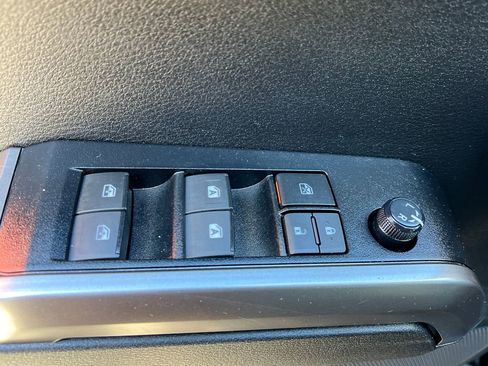 Used 2023 Toyota Tacoma SR5 image 12