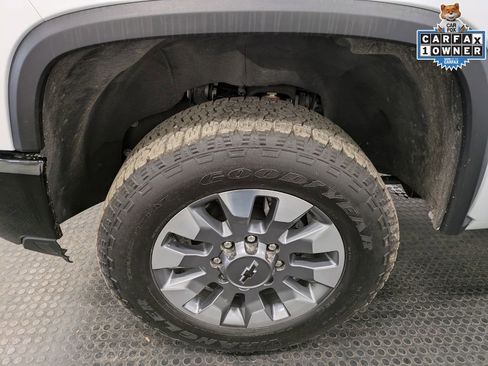 Used 2025 Chevrolet Silverado 2500 Custom w/ Custom Value Package AWD/4WD image 7