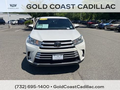 Used 2018 Toyota Highlander Plus AWD/4WD image 5