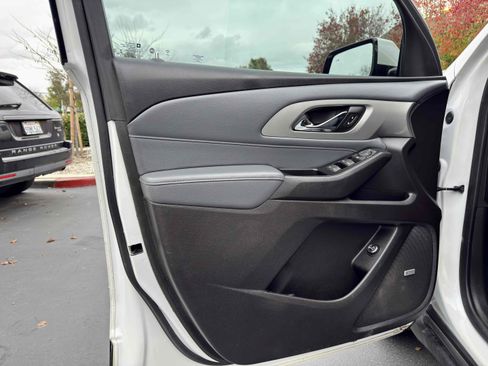 Used 2019 Chevrolet Traverse LT w/ LT Premium Package FWD image 26
