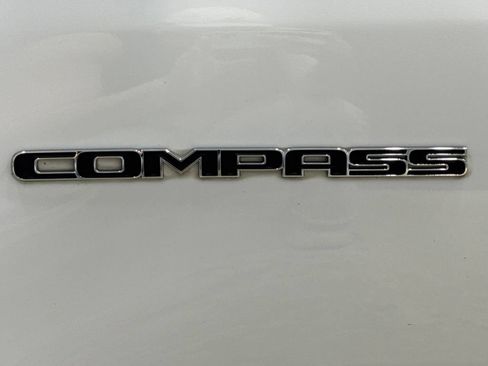 Used 2022 Jeep Compass Limited AWD/4WD image 30