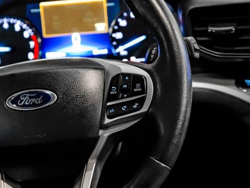 Used 2023 Ford Explorer XLT RWD image 18