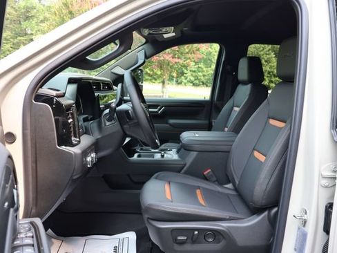 New 2026 GMC Sierra 2500 AT4 w/ LPO, Black Badging Package AWD/4WD image 18