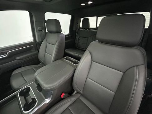 Used 2025 GMC Sierra 2500 SLT w/ SLT Premium Package image 32