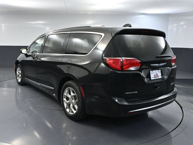 Used 2018 Chrysler Pacifica Limited FWD image 5