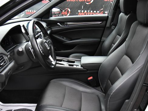 Used 2018 Honda Accord Sport image 17