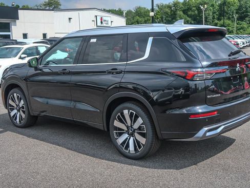 New 2025 Mitsubishi Outlander AWD image 14