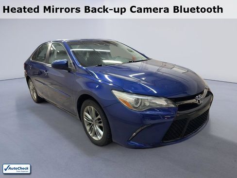 Used 2015 Toyota Camry SE image 1