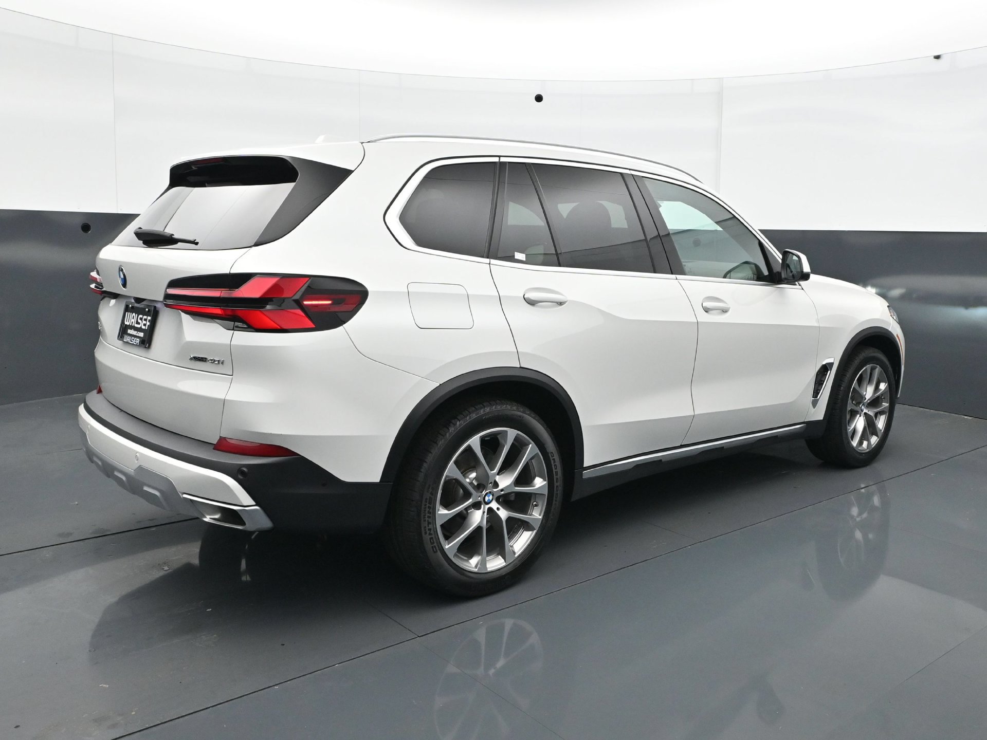 Used 2024 BMW X5 xDrive40i AWD/4WD image 7